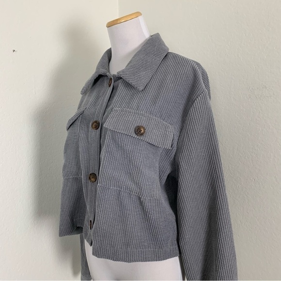 Corduroy Cropped Shacket Gray Size Large Front Pockets - Picture 6 of 15